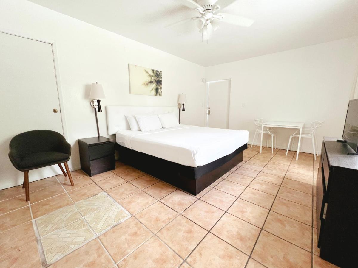 Studio King bed Accessible,1288097776:JPEG