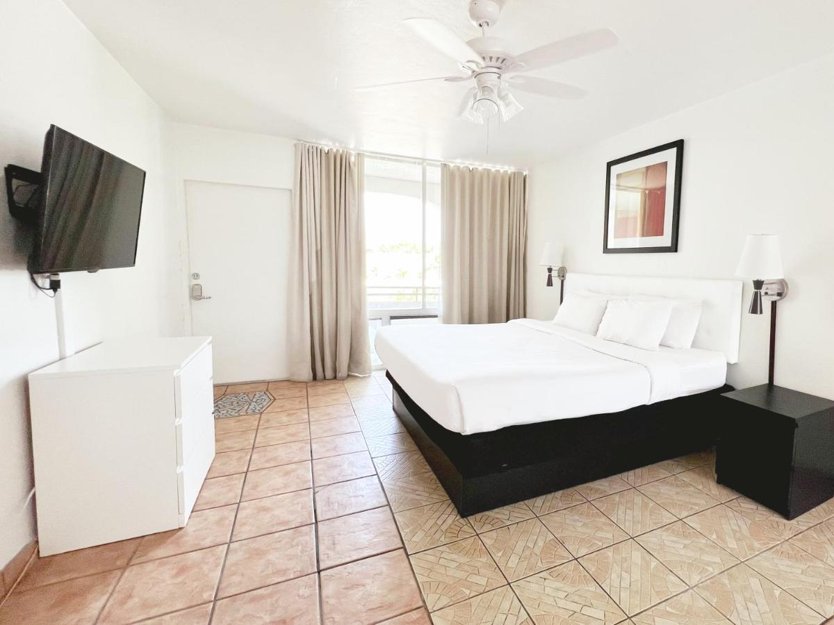 Studio King bed,1288095157:JPEG