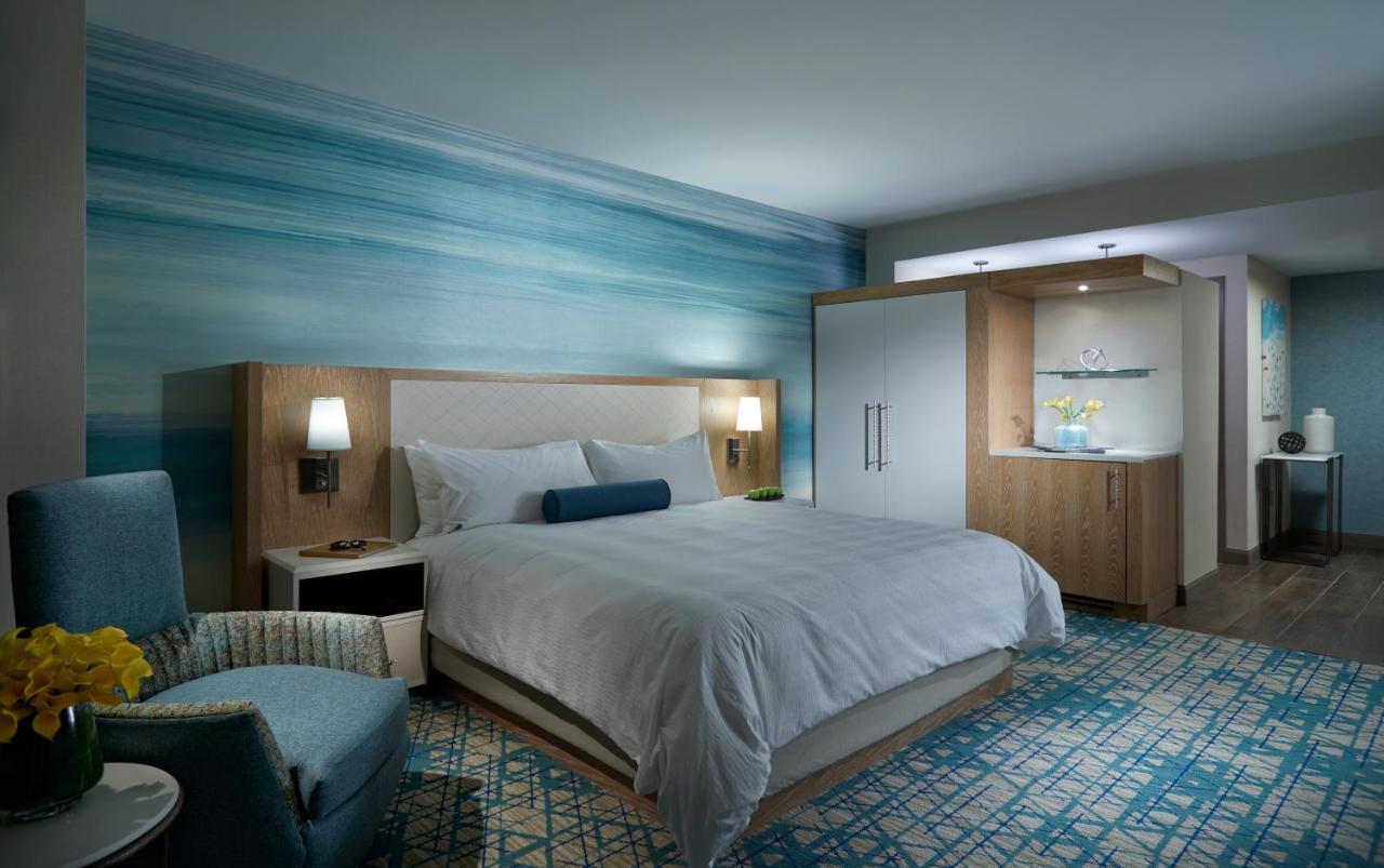 Deluxe King Room,973868302:JPEG